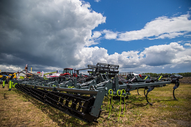 Алтайская борона: сельхозтехника VELES работает на полях от Европы до Средней Азии